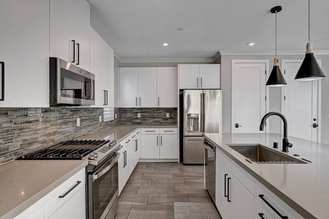 Building Photo - STUNNING 2 Story, 3 Bedroom Home in INSPIR...