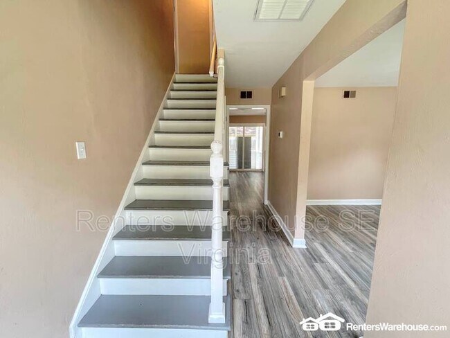 Building Photo - 5736 Avalon Woods Dr