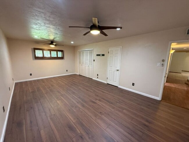 Building Photo - Updated Pool Home in Engler Estates