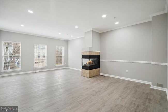 Building Photo - 8114 Mallard Shore Dr