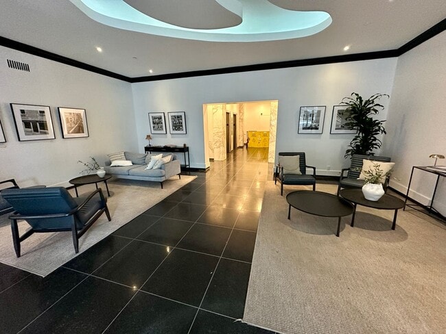 Building Photo - 1 BED | 1 BATH | ALL UTILITIES INCLUDED