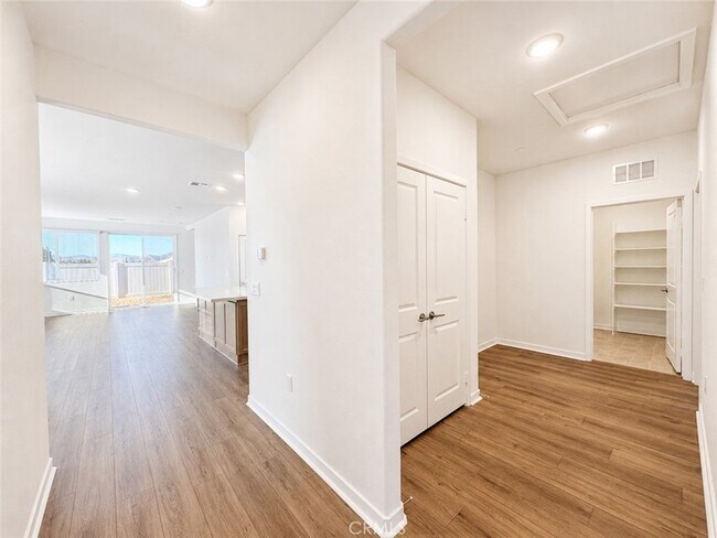 Building Photo - 5258 Verbena Cir