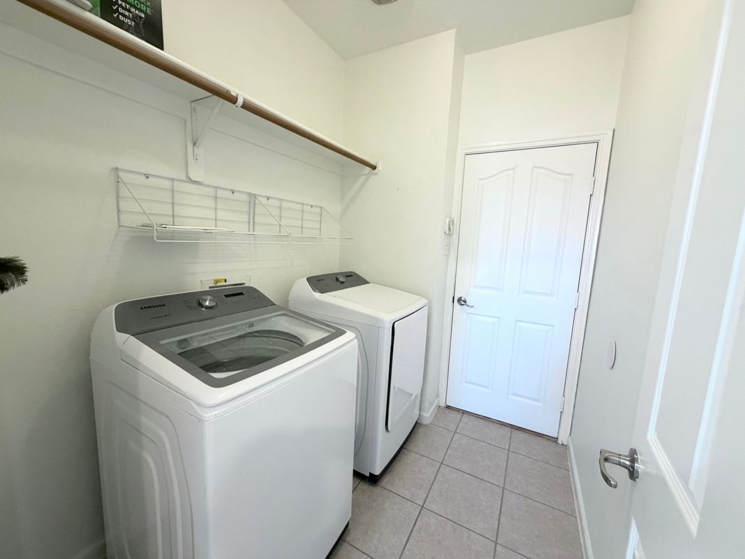 Building Photo - 3917 Old Richwood Ln