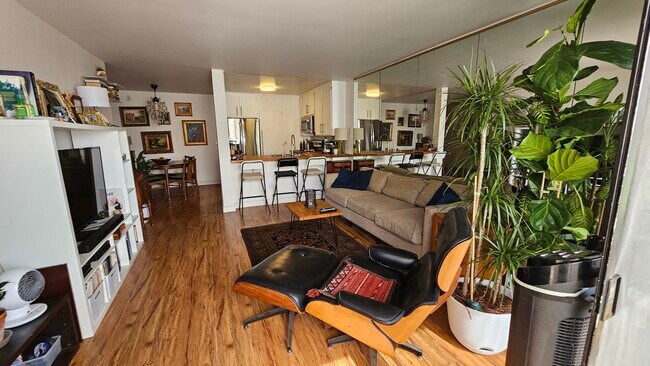 Building Photo - 6780 Friars Rd