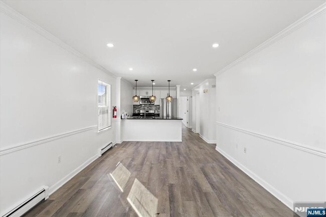 Building Photo - 17 Holsman St