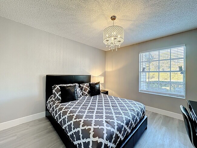 Building Photo - Westwood Boulevard, Orlando, FL 32821 - 2 BR 2 BA condo