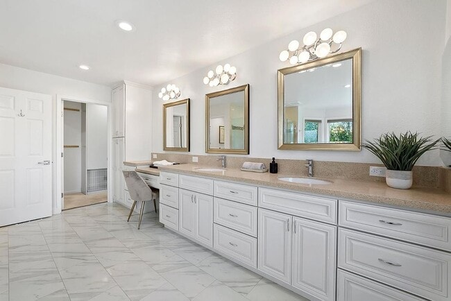 Building Photo - 12637 Star Ridge Ct