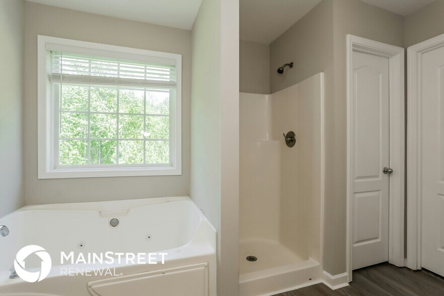 Building Photo - 1299 Vonda Ln SW