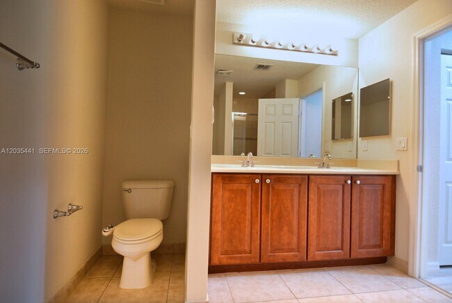 Building Photo - 4648 56th Ln