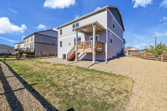 Building Photo - $3,340.95 - 5 Bed, 3 Bath Home in Thornton with Cozy Fireplace and Fenced-in Yard