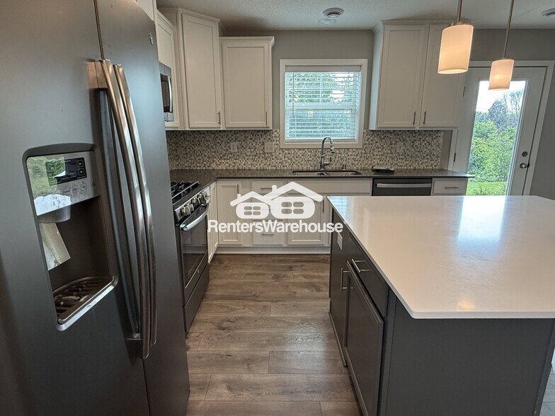Building Photo - 5651 Cattail Ct NE