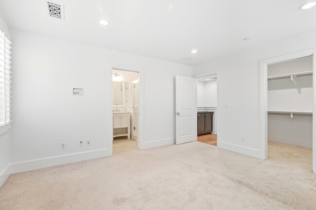 Building Photo - 39527 Stevenson Pl