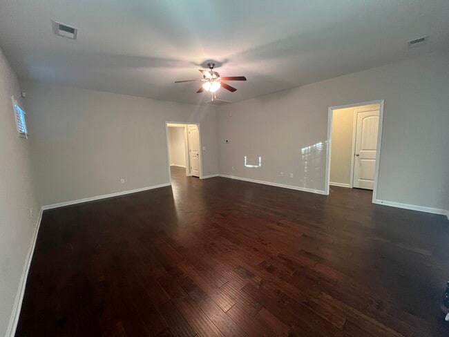 Building Photo - 3177 Mayflower Ln