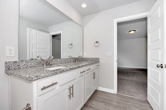 Building Photo - 3 Bedroom House in East Limestone