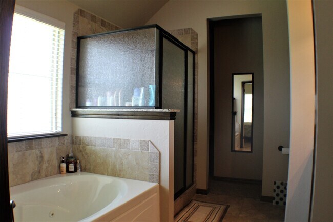 Building Photo - 4904 SW 122nd Terrace