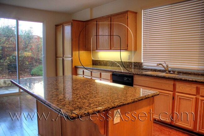 Building Photo - 44689 Vail Oak Rd