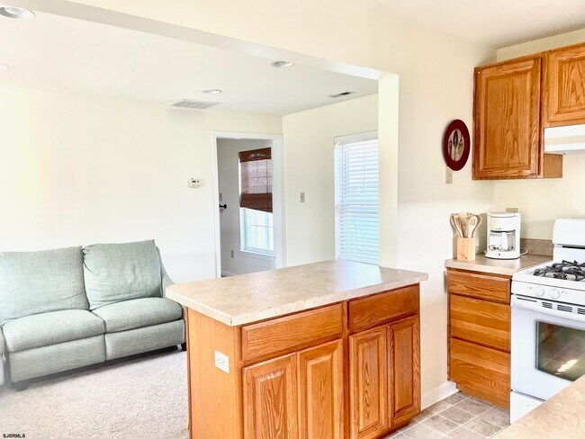 Building Photo - 12 S Washington Ave