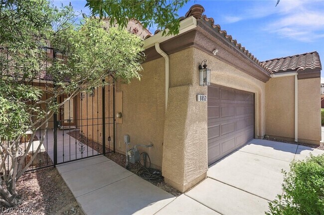 Building Photo - 8852 Regatta Bay Pl