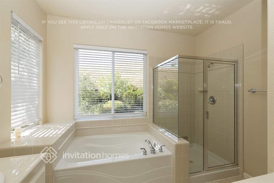 Building Photo - 2919 Carlingford Ln