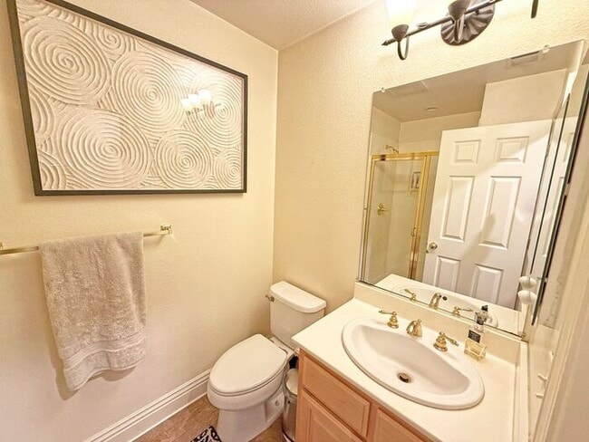 Building Photo - 5881 Capilano Dr
