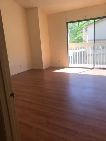Building Photo - 26005 Alizia Canyon Dr