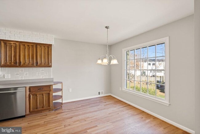 Building Photo - 9356 Birchwood Ct