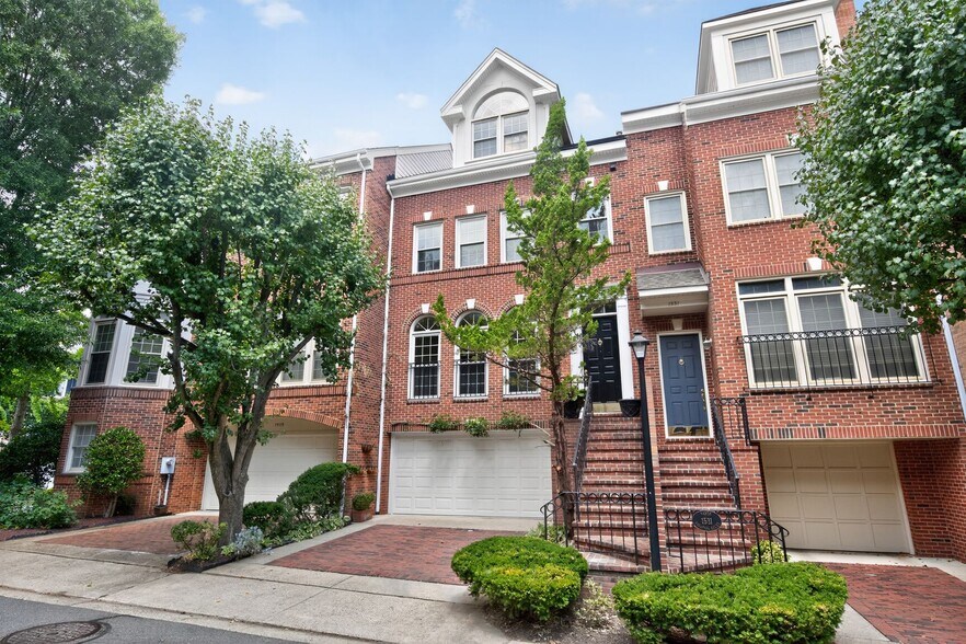 Primary Photo - 1533 N Colonial Ct