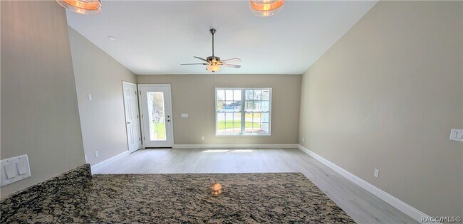 Building Photo - 7708 N Paris Dr