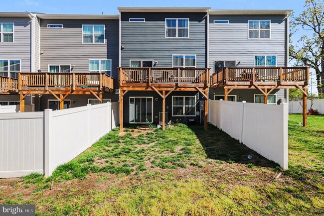 Building Photo - 4102 Bolton Ct