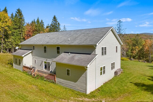 Building Photo - 1724 Calhoun Hill Rd