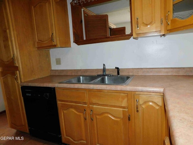Building Photo - 7423 Mojave Dr