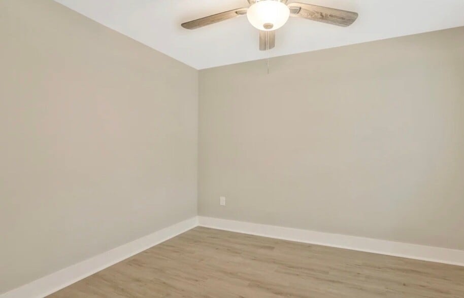 Building Photo - 2441 Raven Cir