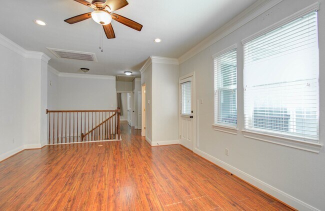 Building Photo - 10205 Brooktree Dr