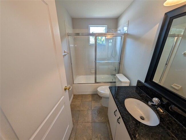 Building Photo - 913 Stallion Way