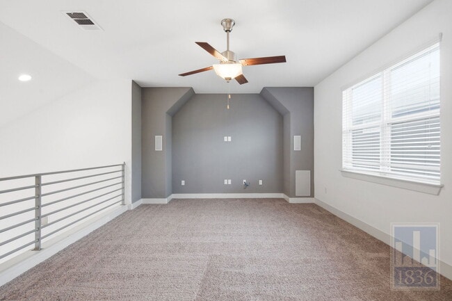 Building Photo - 5901 Rubicon Run