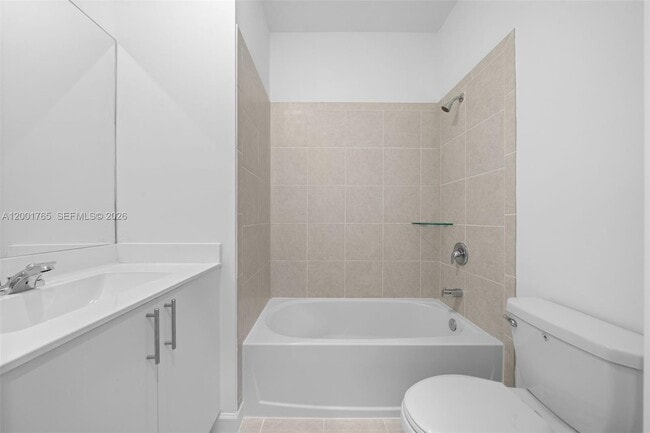 Building Photo - 715 SE 15th St