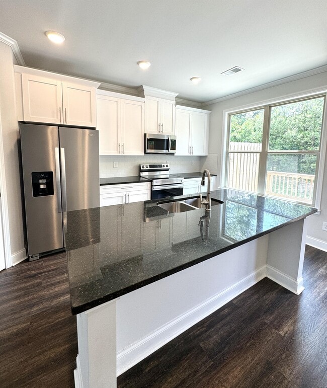 Building Photo - 588 Amarante Cir