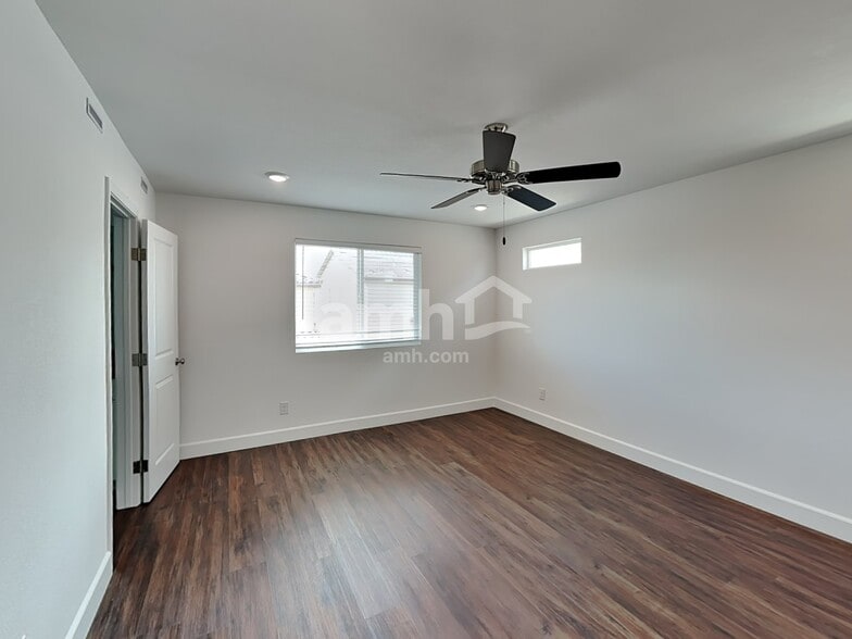 Building Photo - 8937 Carmine Cob Ave