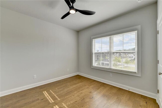 Building Photo - 4536 Molder Dr