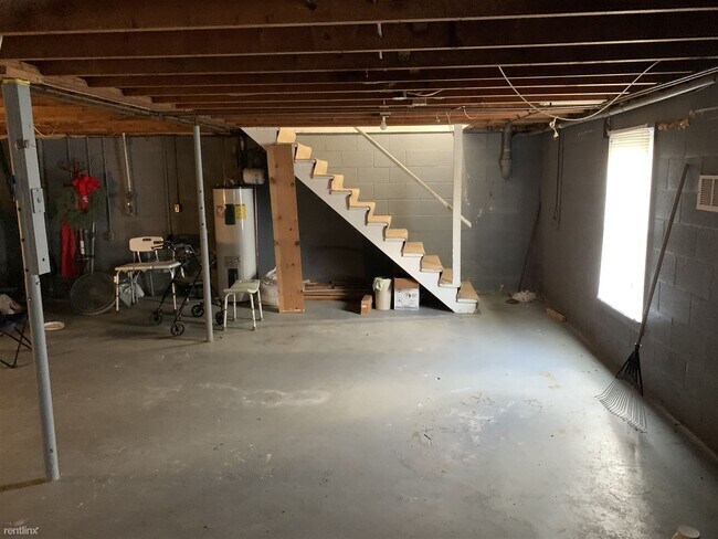 Building Photo - 3 br, 2 bath House - 1614 Ford Rd