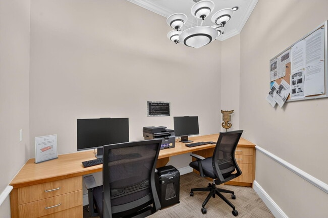 Building Photo - 403 S Sapodilla Ave