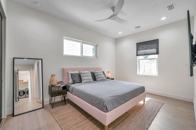 Building Photo - 2220 2nd Ave N