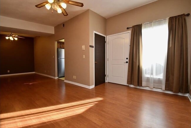 Building Photo - 6831 N Frostwood Pkwy