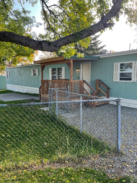 Primary Photo - 2731 Dodge Ave