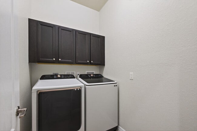 Building Photo - 136 Behring Way