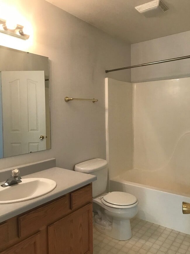 Building Photo - 3305 Laredo Dr