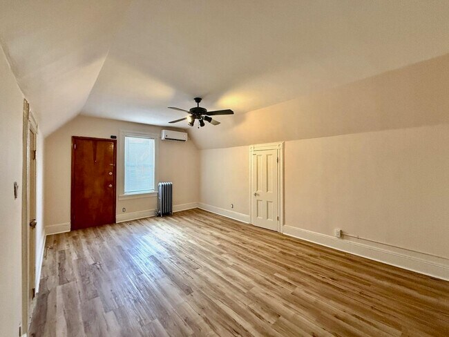 Building Photo - 347 Avenue C