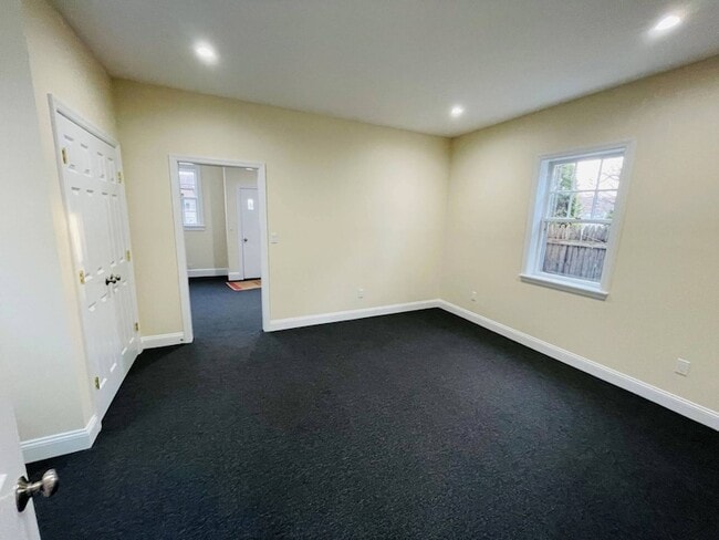 Building Photo - 0 Grove St