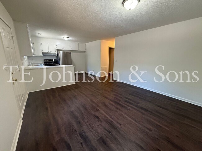 Building Photo - Markwood Apartment