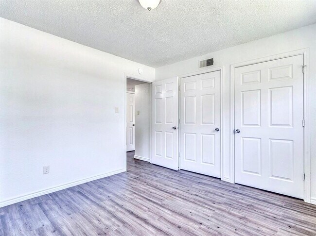 Building Photo - "Charming 2-Bed Oasis in San Marcos – Perfect Blend of Comfort and Convenience!"